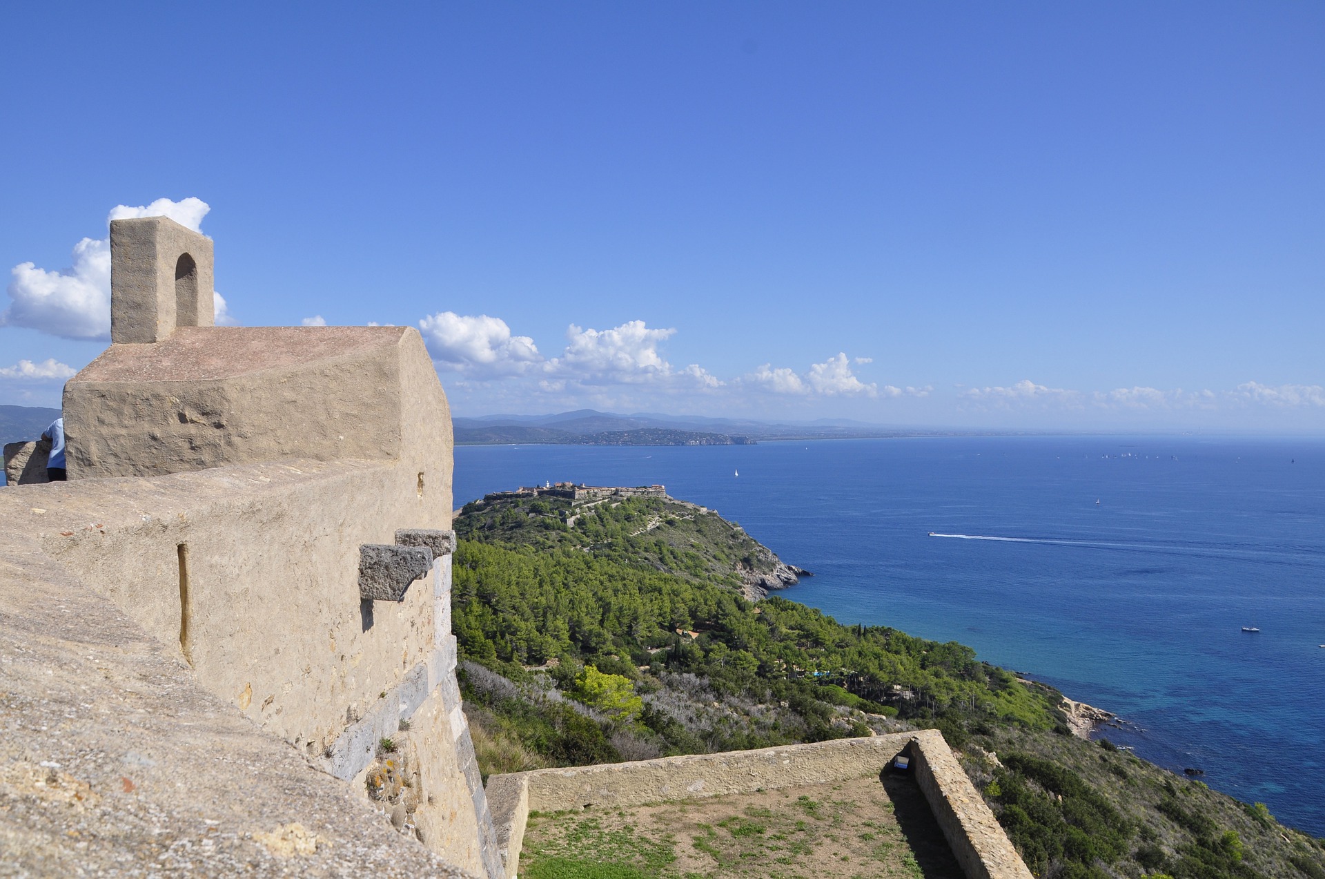 Quest’anno regalati una vacanza tra il verde ed il blu della Toscana